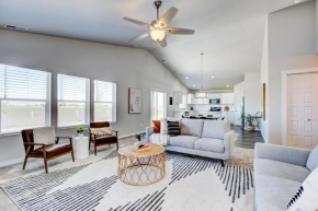 BRAND NEW 4-BDRM HOME Farmhouse at Grand Rapids